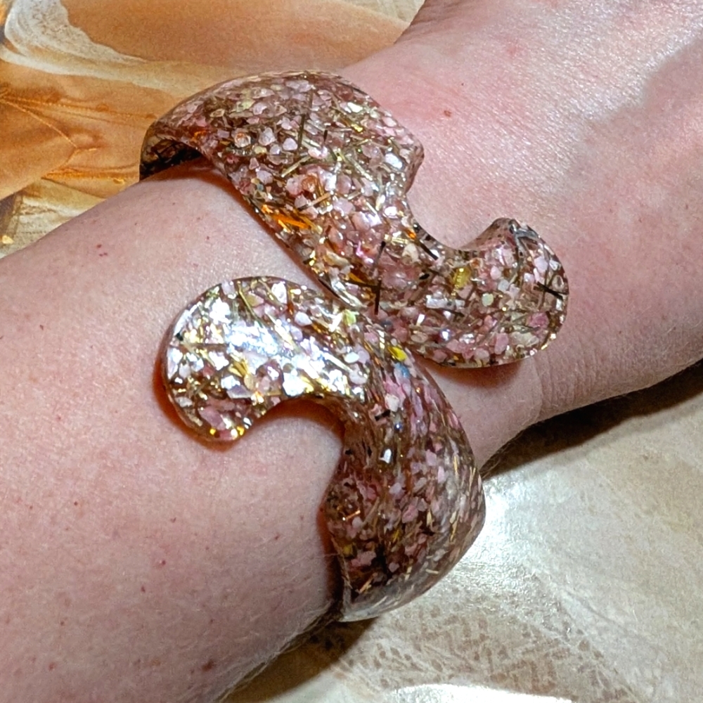 Vintage Pink Confetti Lucite Clamper Bangle Bracelet 1960s Mod